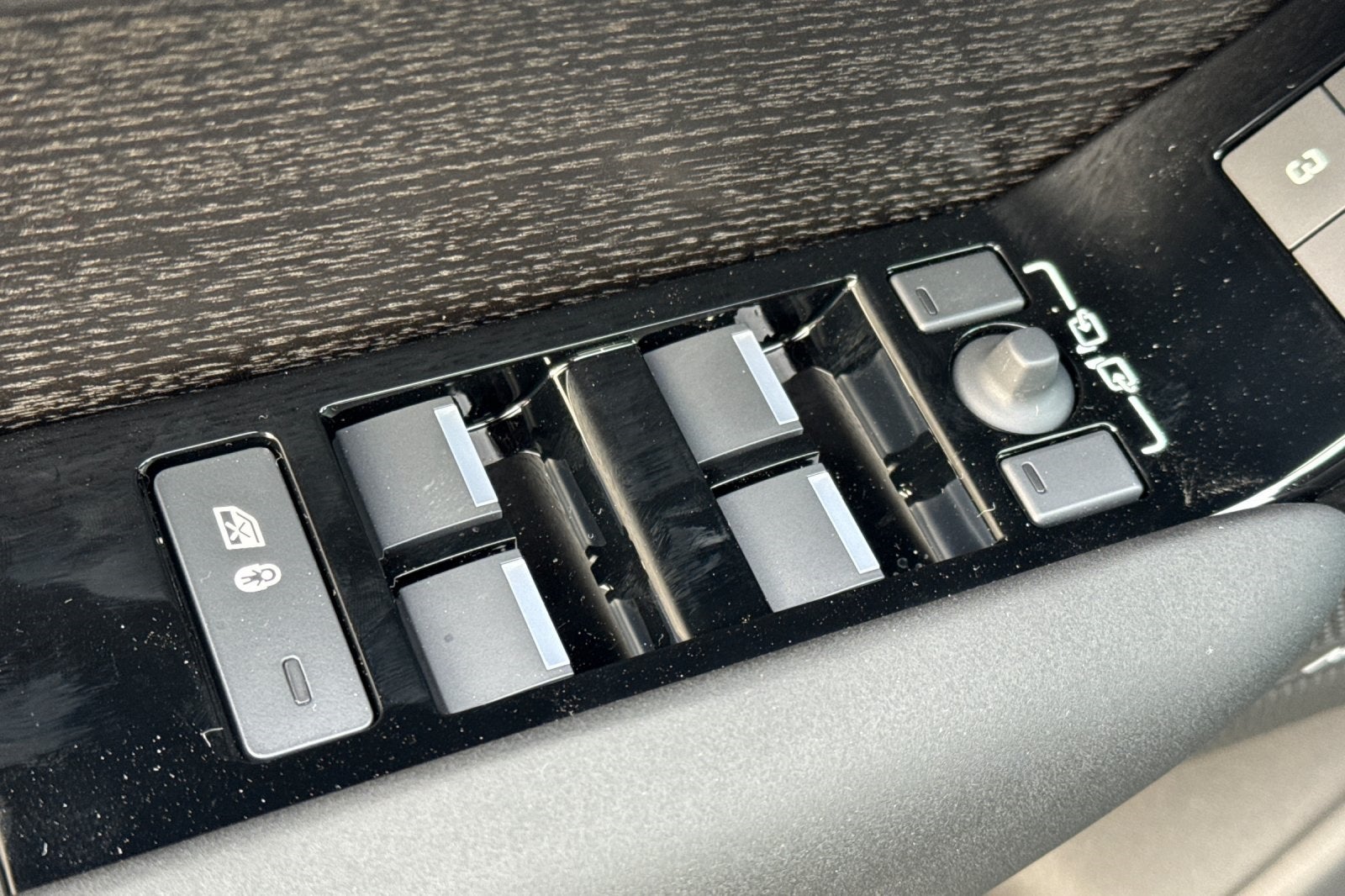 2026 Land Rover Range Rover Velar Dynamic SE