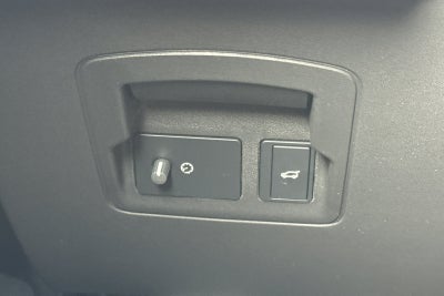 2026 Land Rover Range Rover Velar Dynamic SE