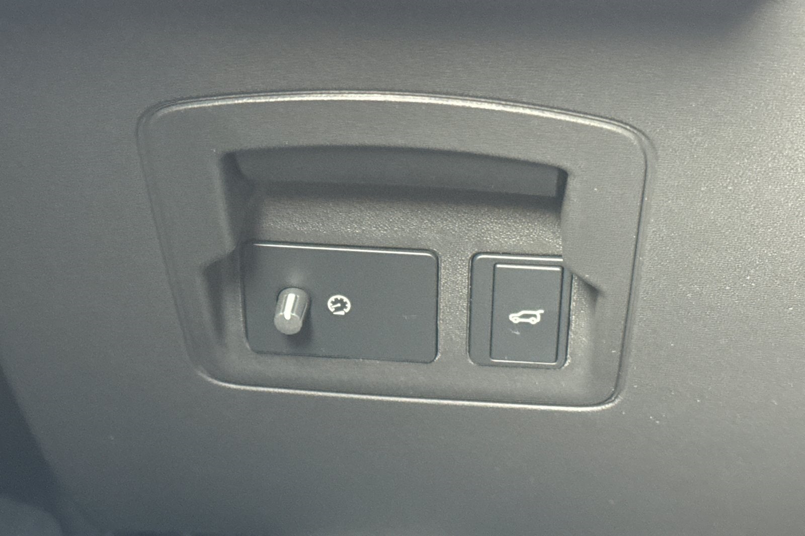 2026 Land Rover Range Rover Velar Dynamic SE