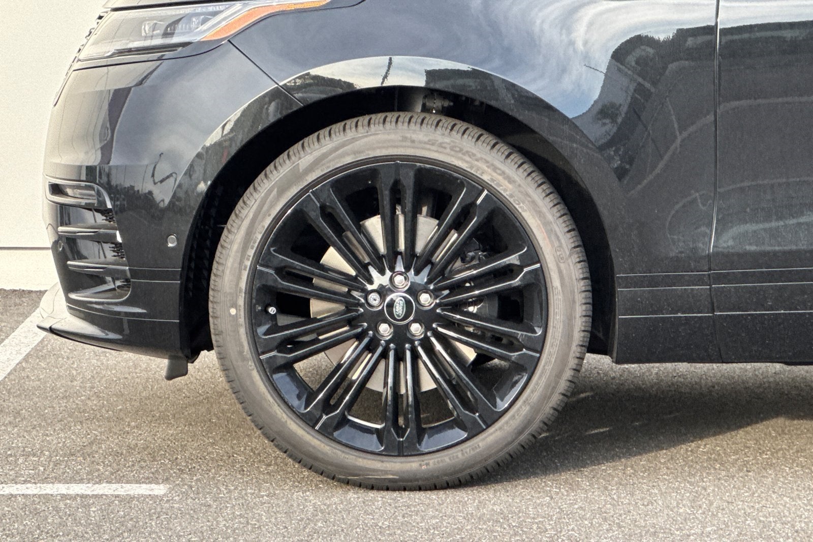 2026 Land Rover Range Rover Velar Dynamic SE