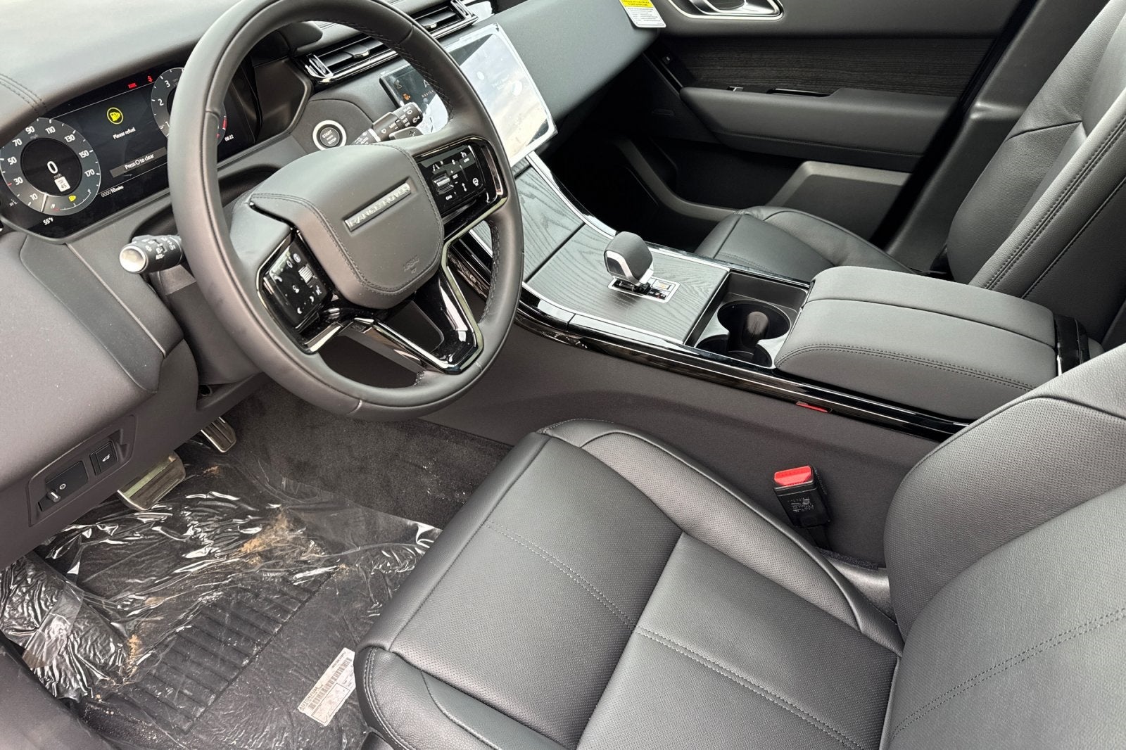 2026 Land Rover Range Rover Velar Dynamic SE