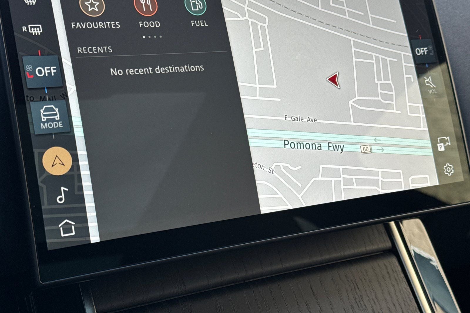 2025 Land Rover Range Rover Velar Dynamic SE