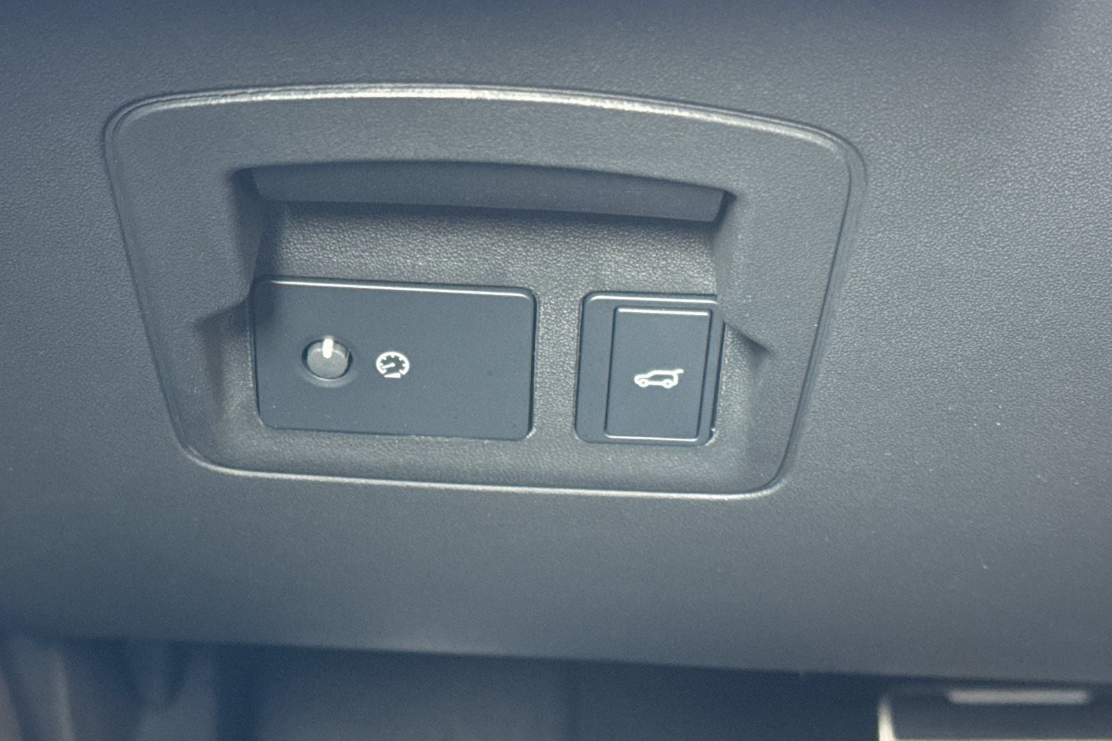 2025 Land Rover Range Rover Velar Dynamic SE