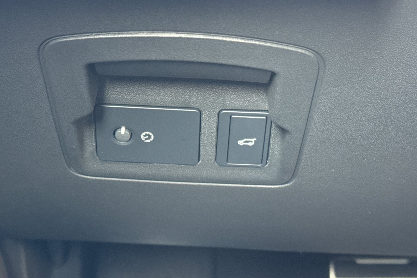 2025 Land Rover Range Rover Velar Dynamic SE