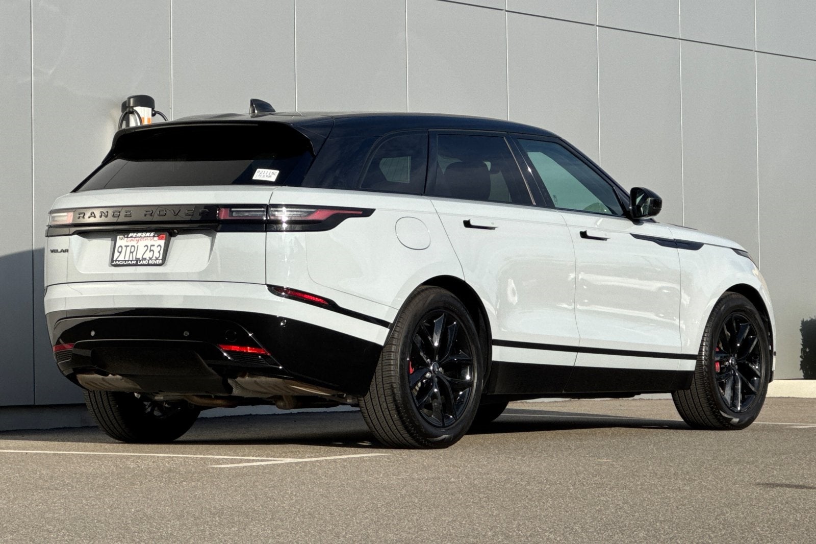 2025 Land Rover Range Rover Velar Dynamic SE
