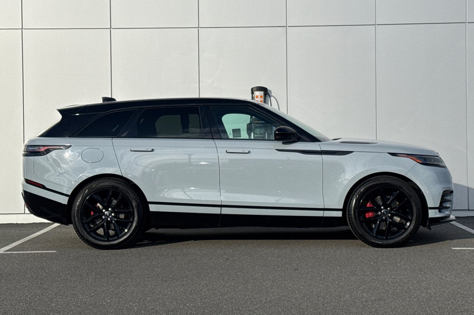 2025 Land Rover Range Rover Velar Dynamic SE