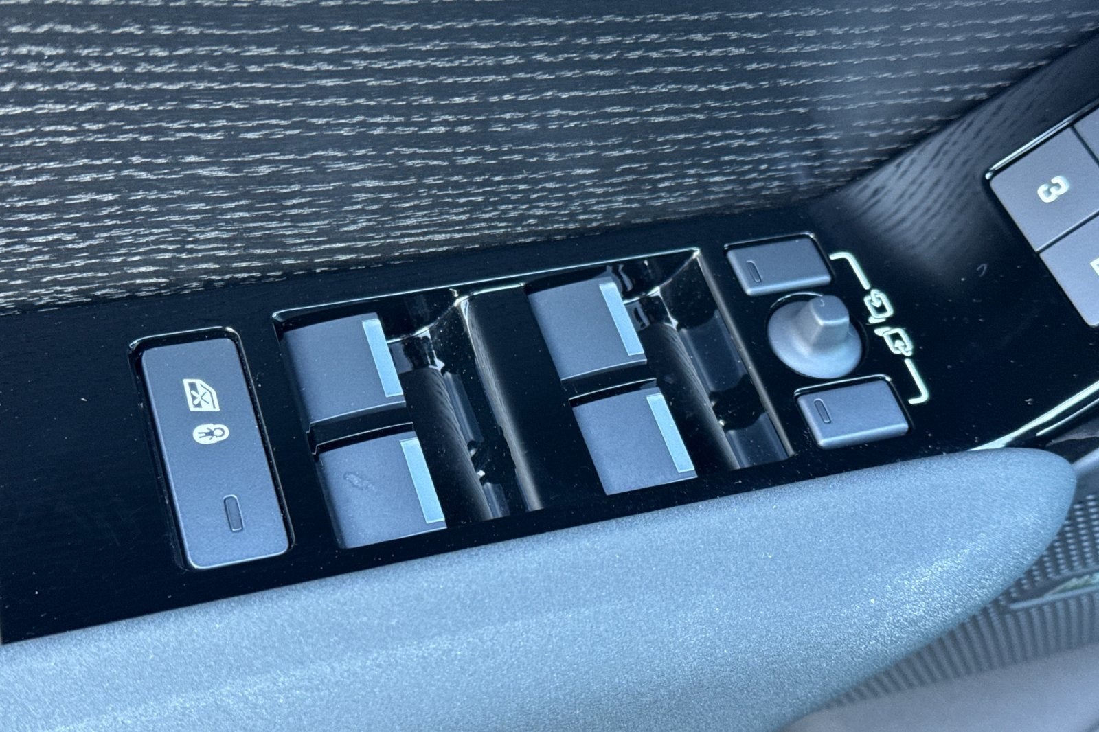 2025 Land Rover Range Rover Velar Dynamic SE