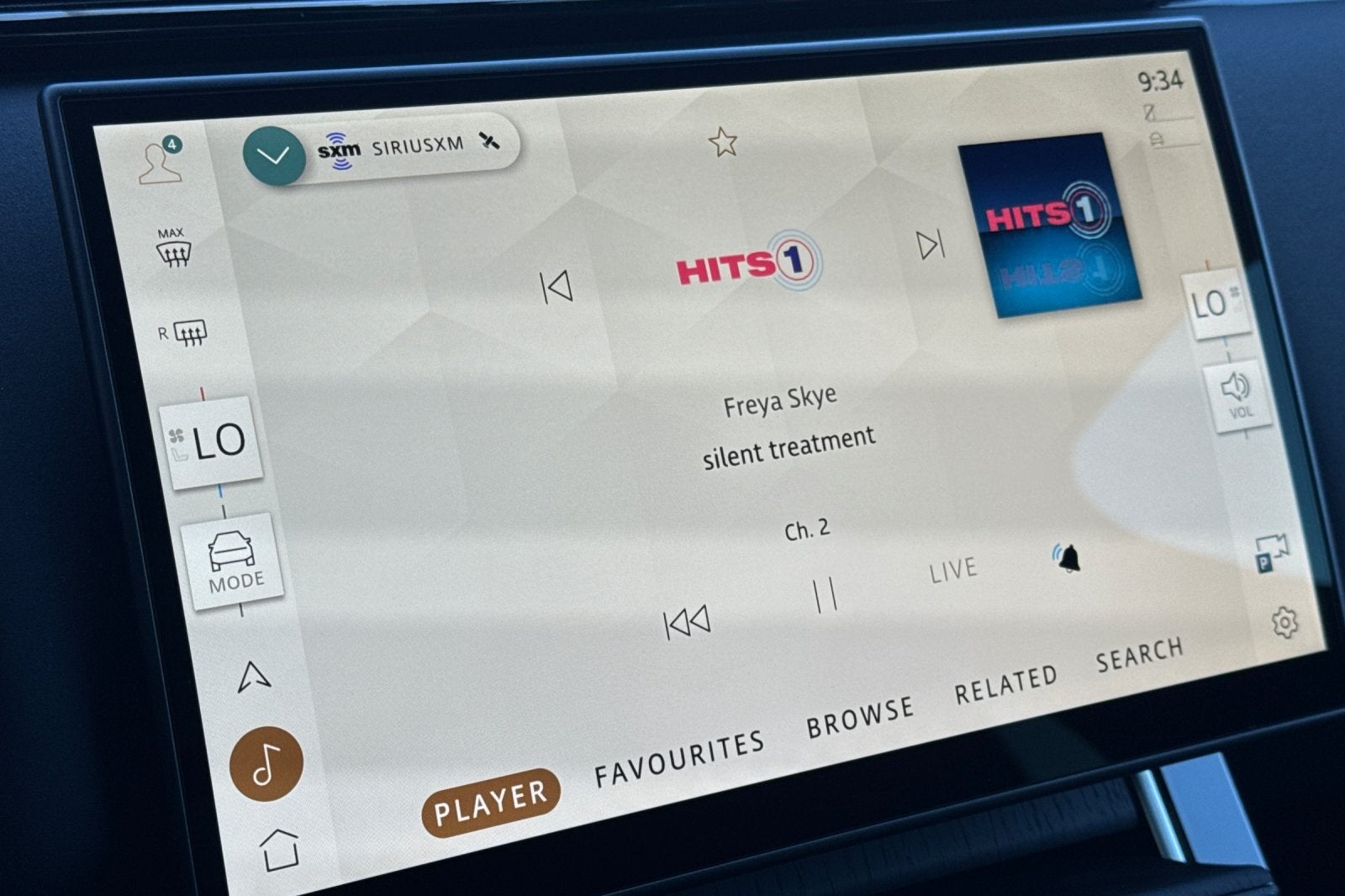 2025 Land Rover Range Rover Velar Dynamic SE