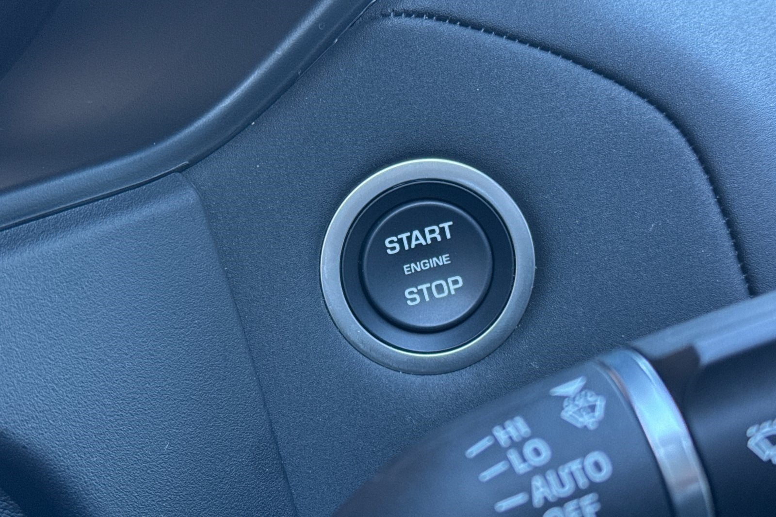 2025 Land Rover Range Rover Velar Dynamic SE