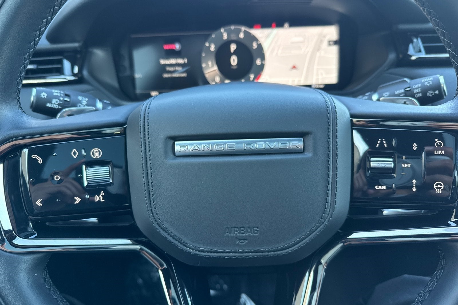 2025 Land Rover Range Rover Velar Dynamic SE