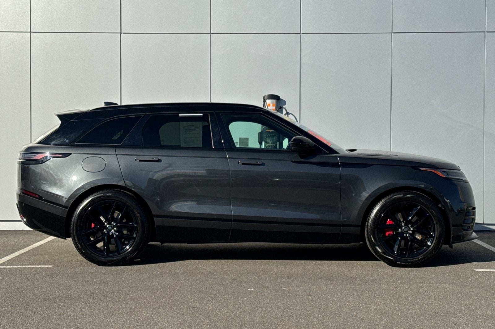 2025 Land Rover Range Rover Velar Dynamic SE