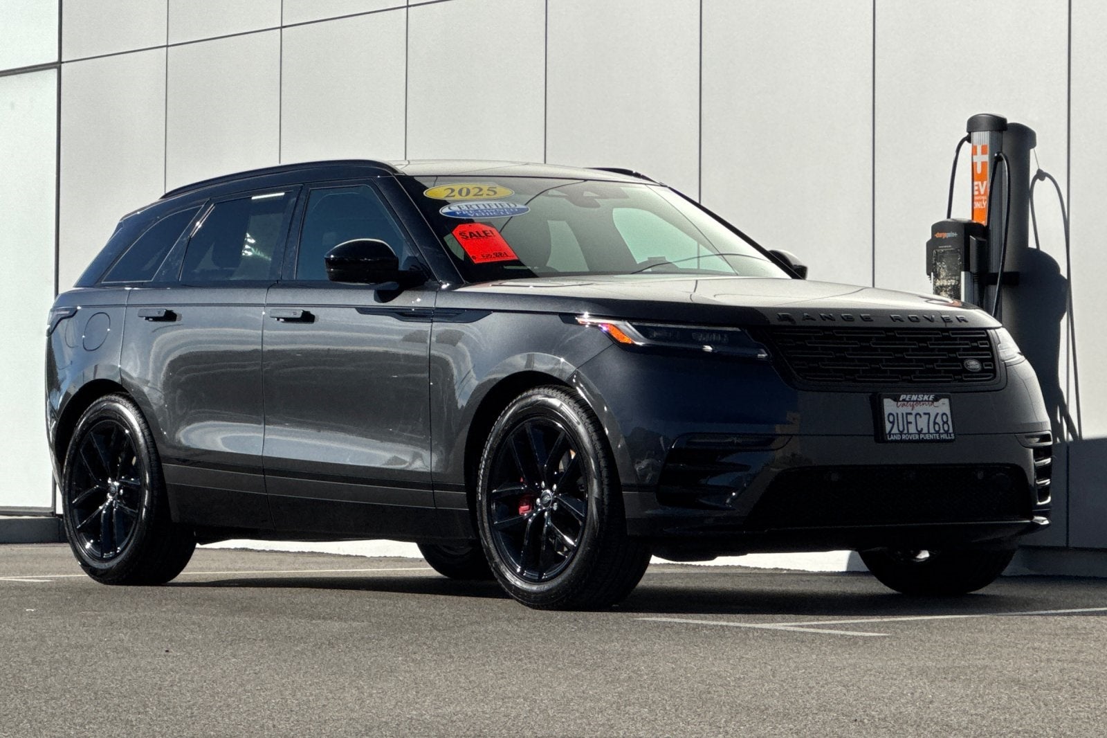 2025 Land Rover Range Rover Velar Dynamic SE