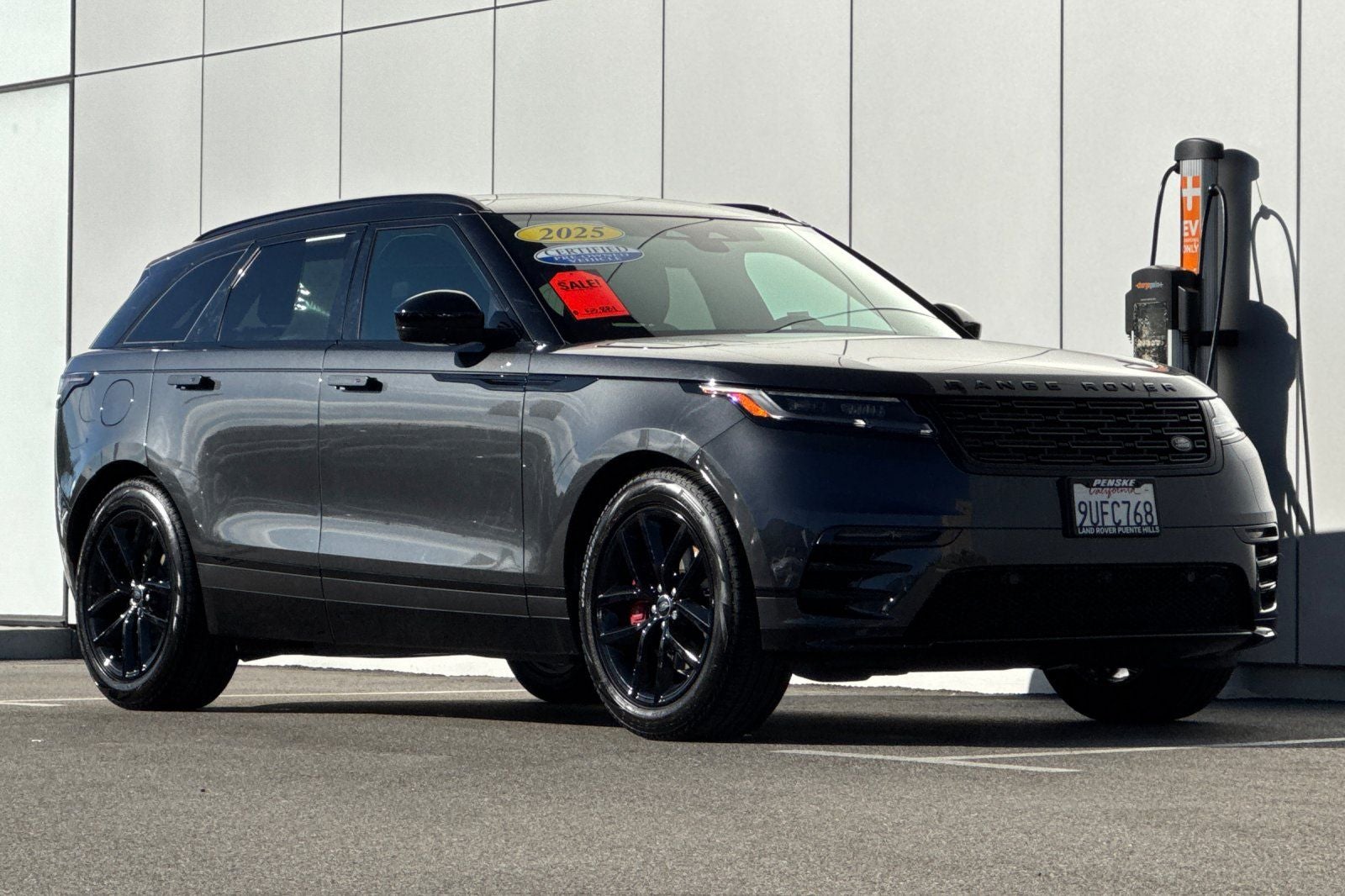 2025 Land Rover Range Rover Velar Dynamic SE