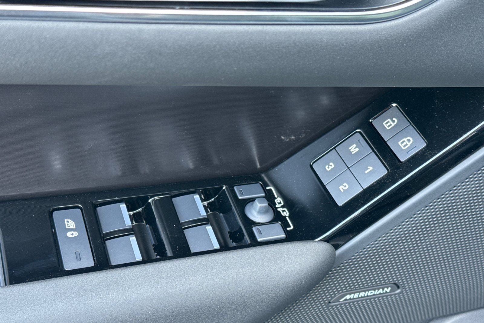 2026 Land Rover Range Rover Velar Dynamic SE