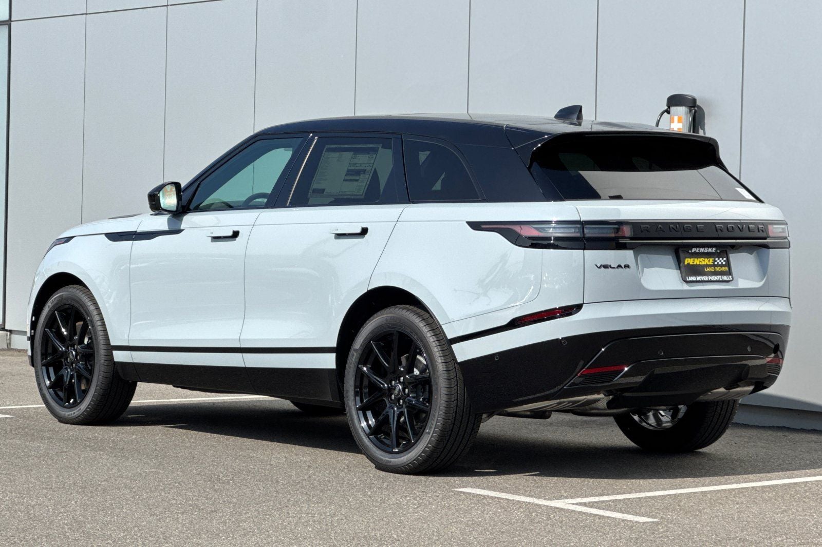 2026 Land Rover Range Rover Velar Dynamic SE