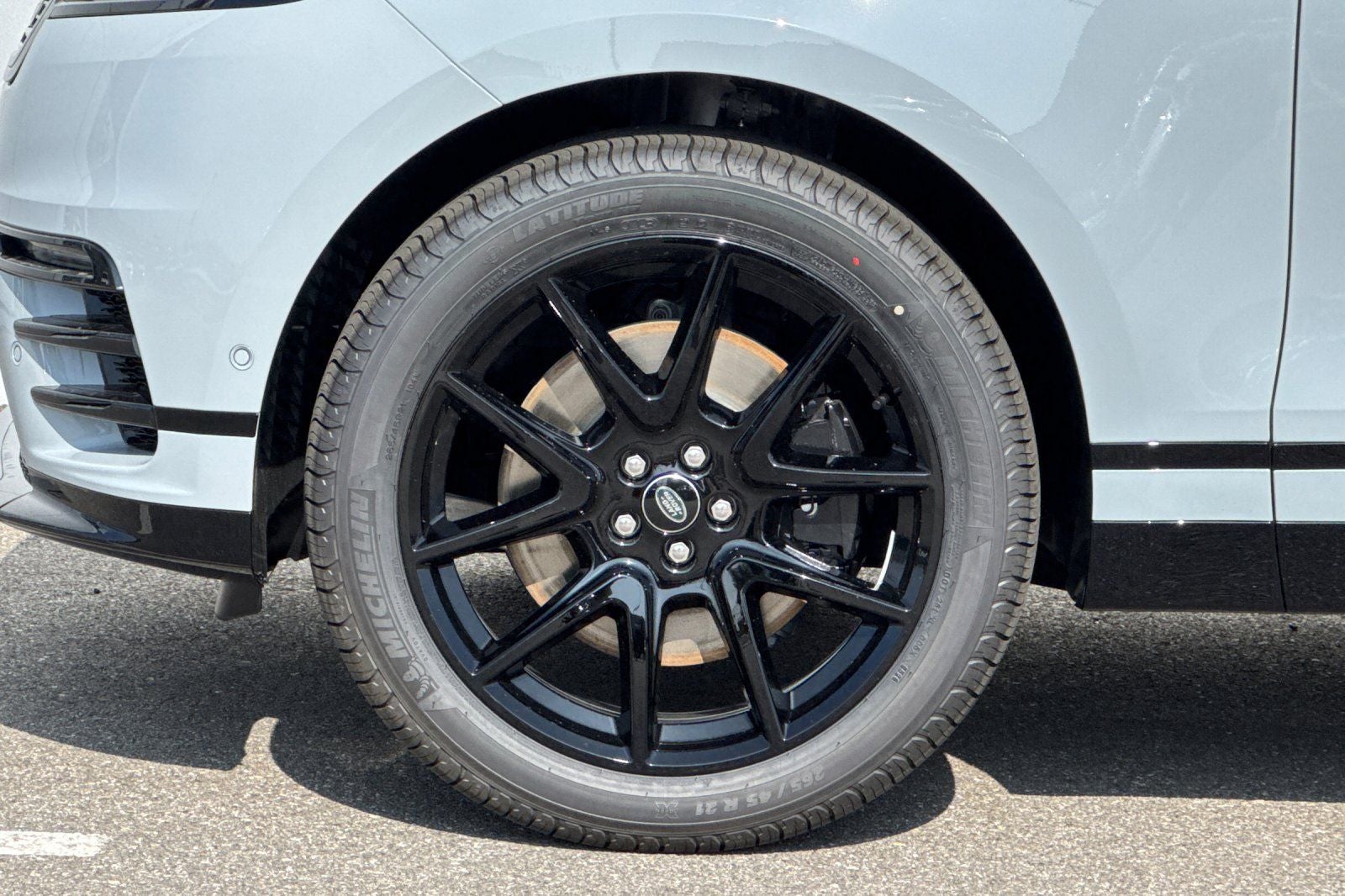 2026 Land Rover Range Rover Velar Dynamic SE