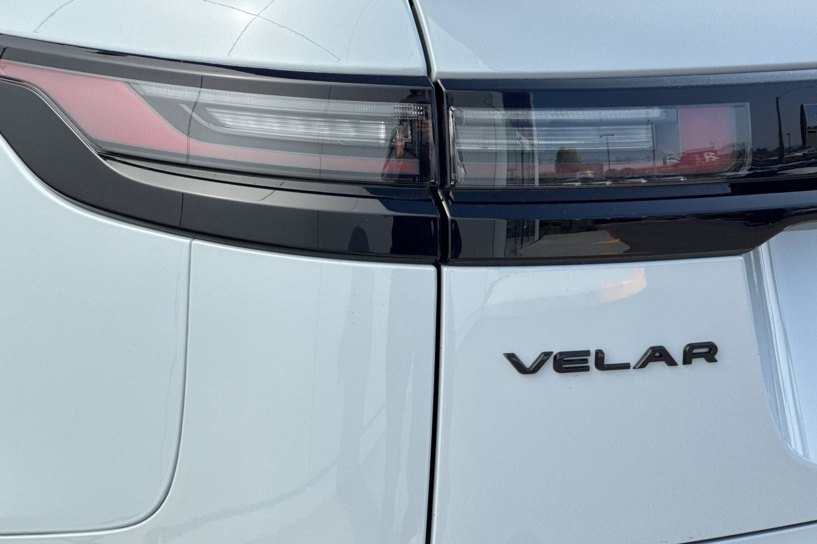 2026 Land Rover Range Rover Velar Dynamic SE