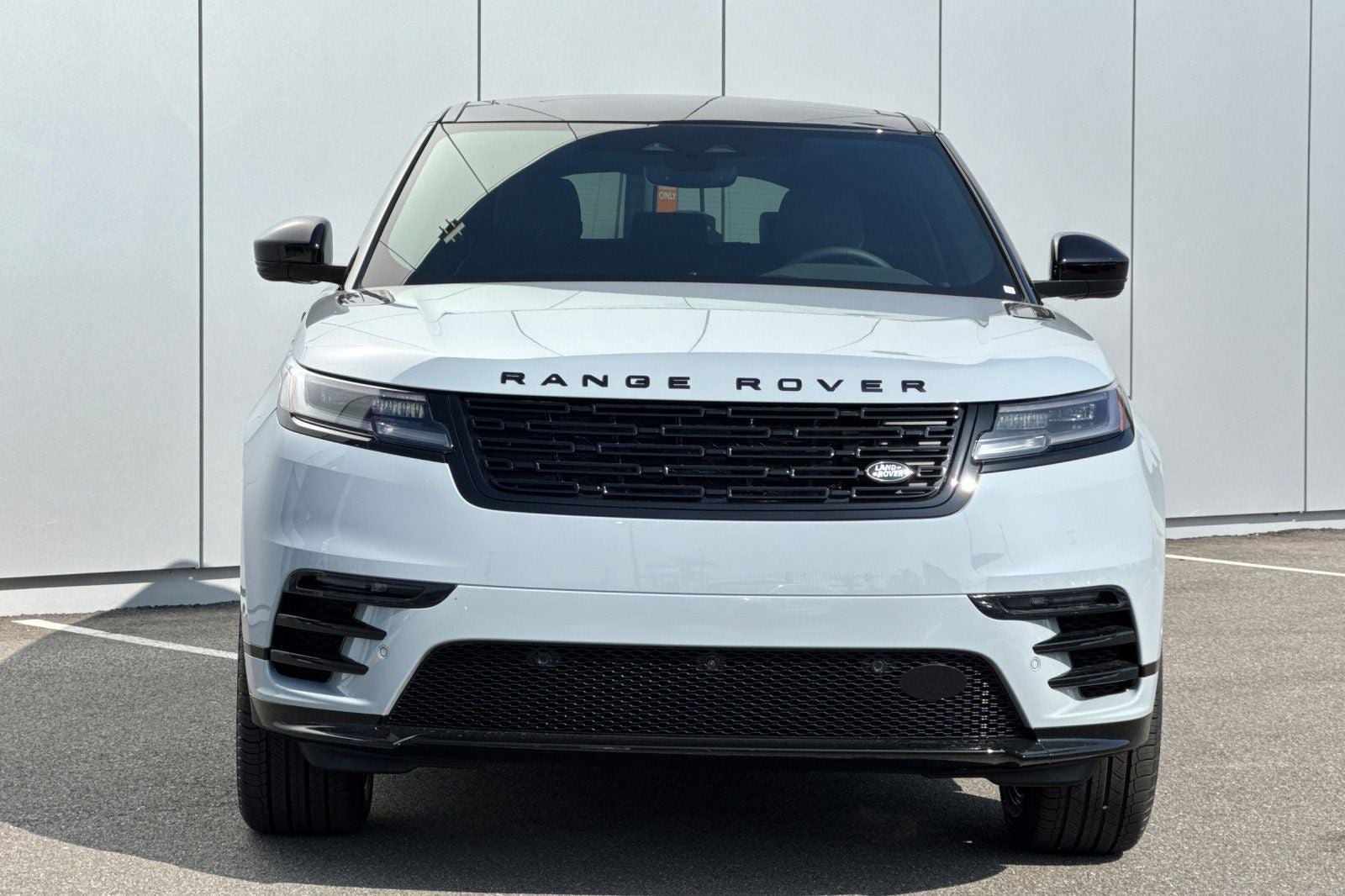 2026 Land Rover Range Rover Velar Dynamic SE