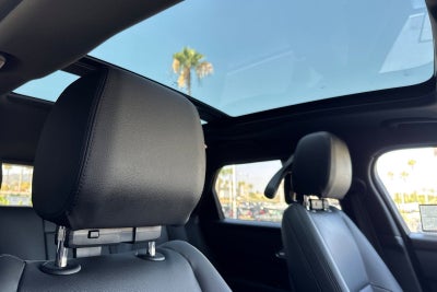 2026 Land Rover Range Rover Velar Dynamic SE