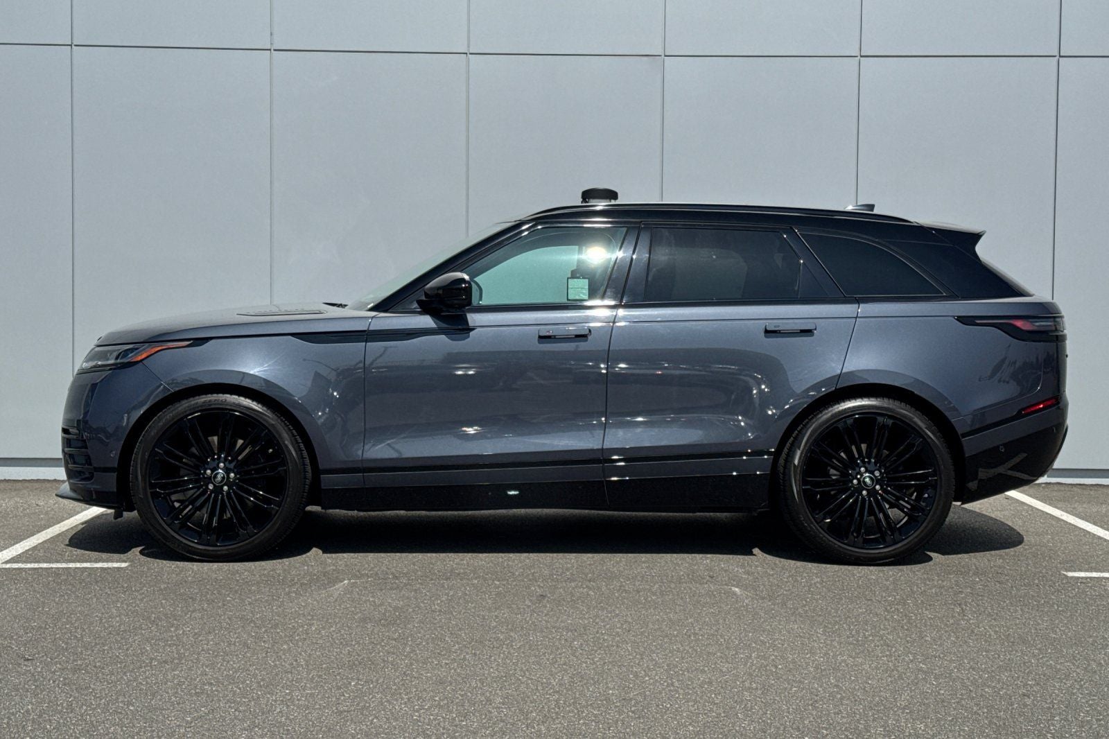 2026 Land Rover Range Rover Velar Dynamic SE