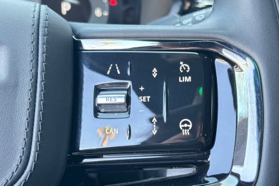 2026 Land Rover Range Rover Velar Dynamic SE