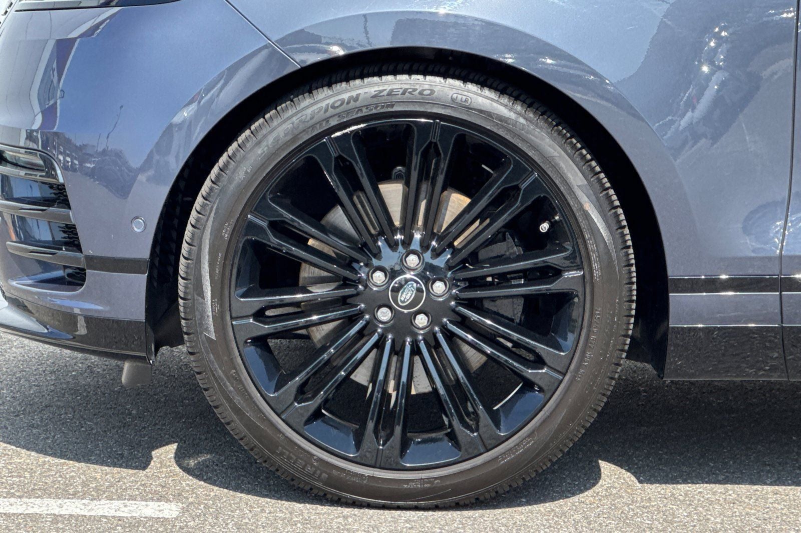 2026 Land Rover Range Rover Velar Dynamic SE