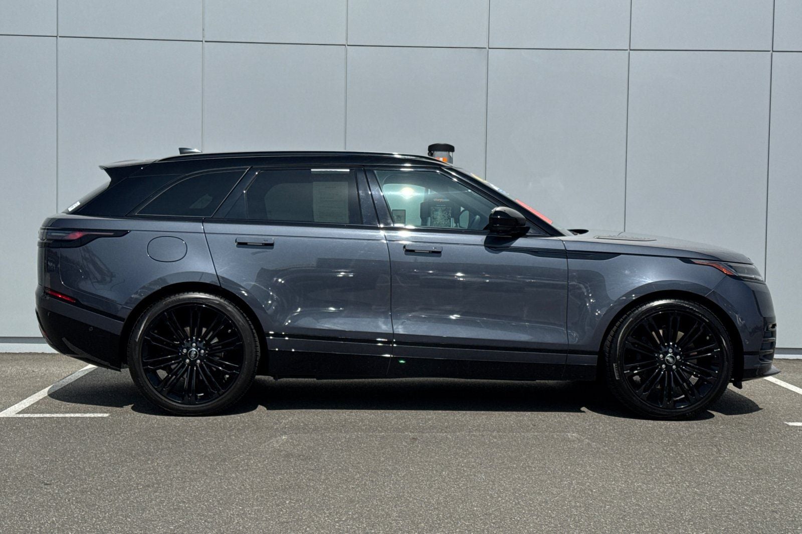 2026 Land Rover Range Rover Velar Dynamic SE