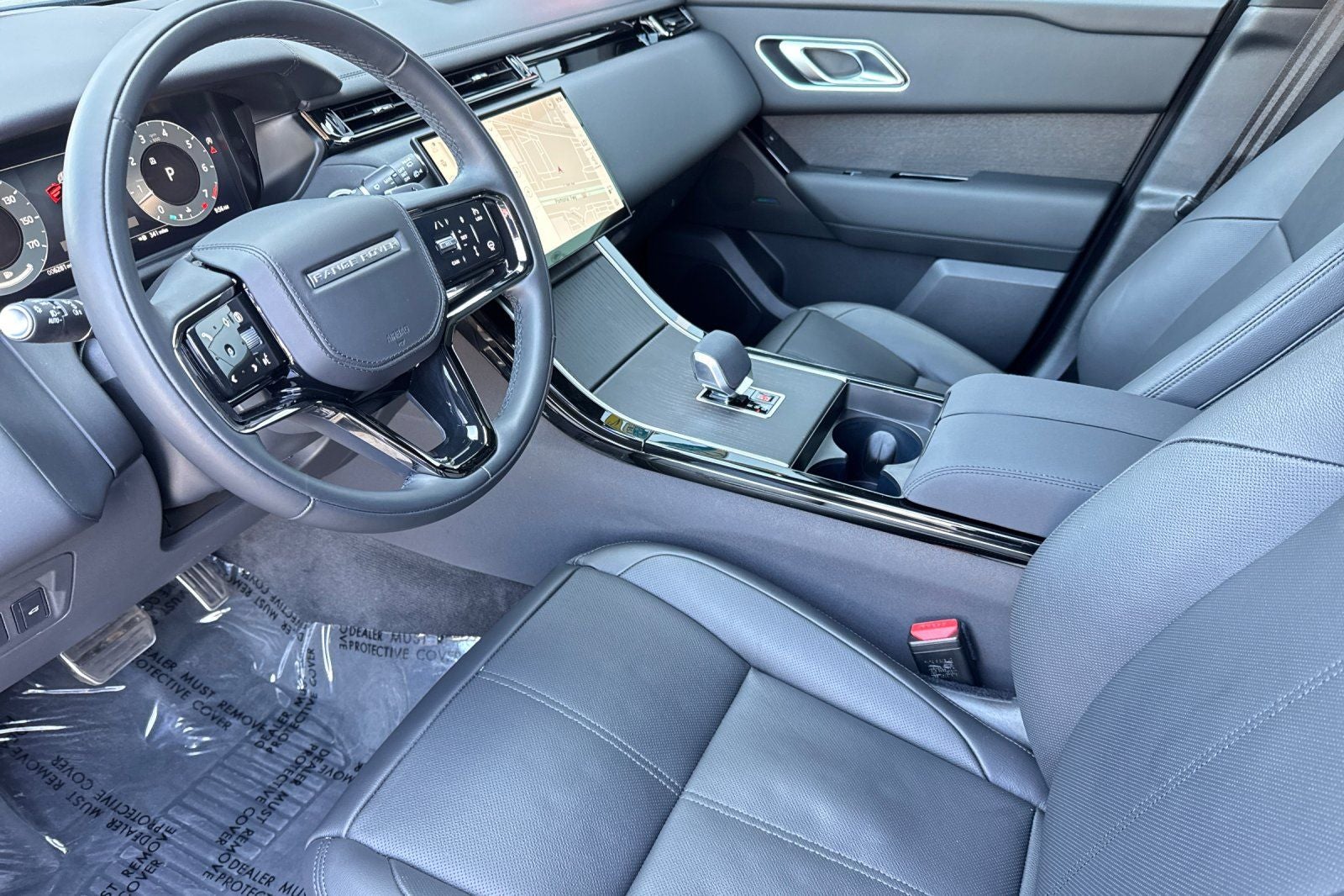 2026 Land Rover Range Rover Velar Dynamic SE