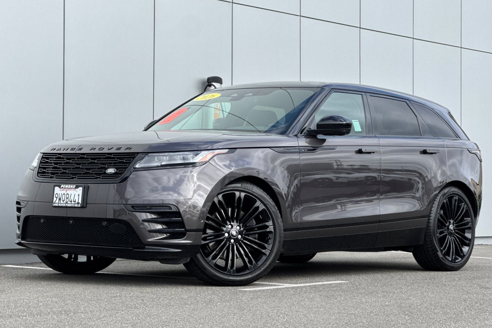 2026 Land Rover Range Rover Velar Dynamic SE