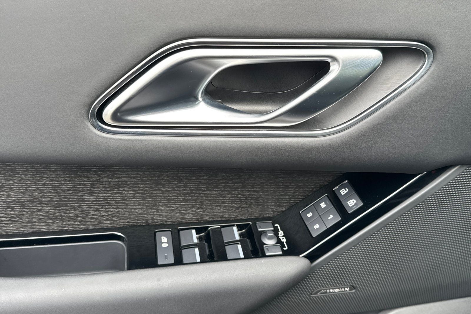 2026 Land Rover Range Rover Velar Dynamic SE