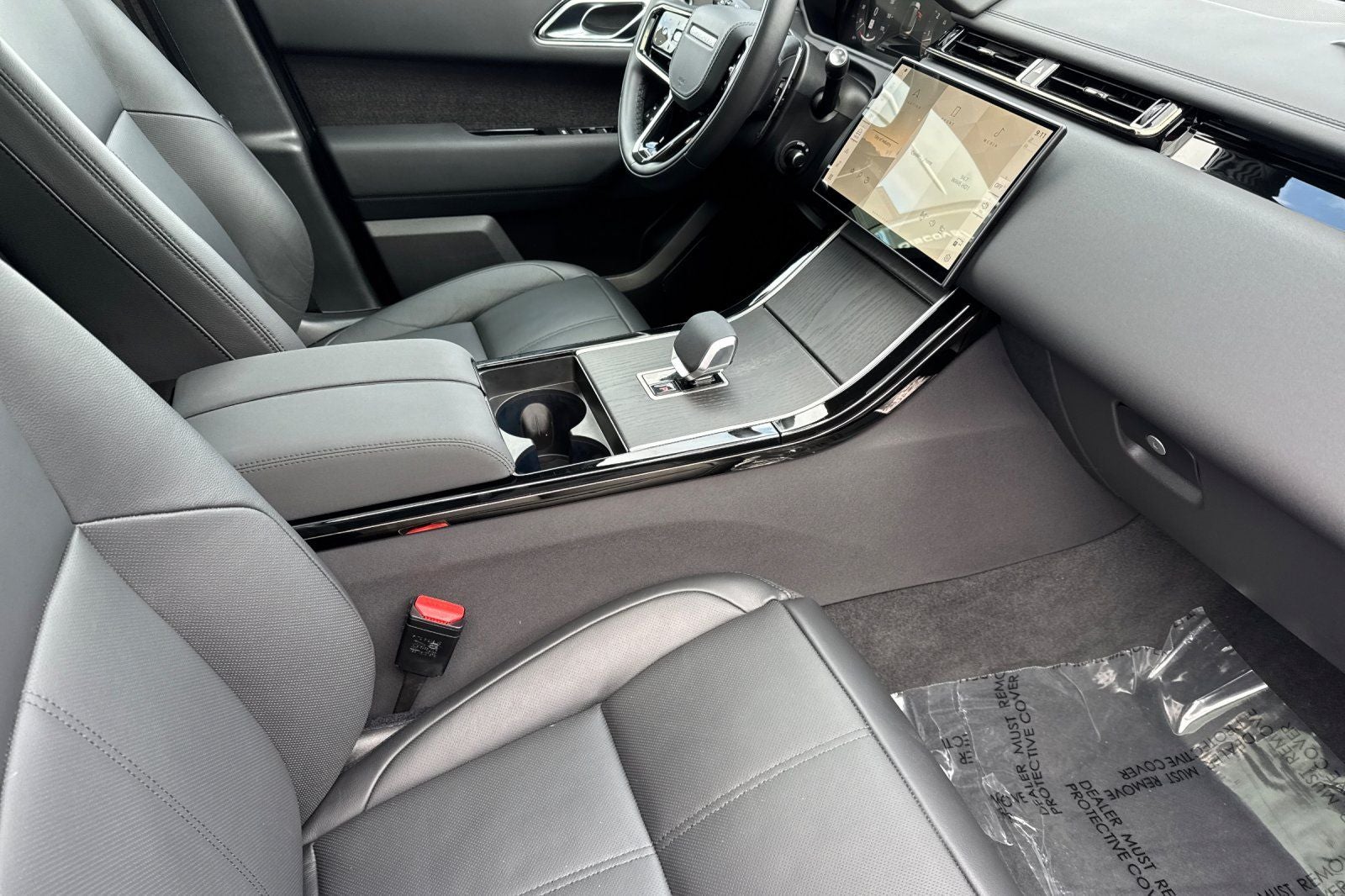 2026 Land Rover Range Rover Velar Dynamic SE