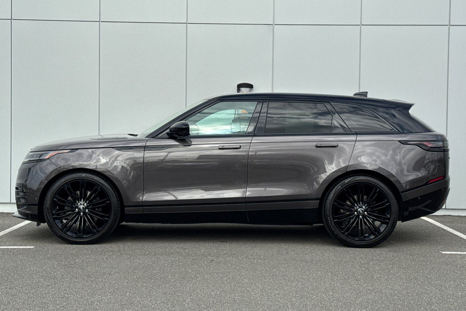 2026 Land Rover Range Rover Velar Dynamic SE