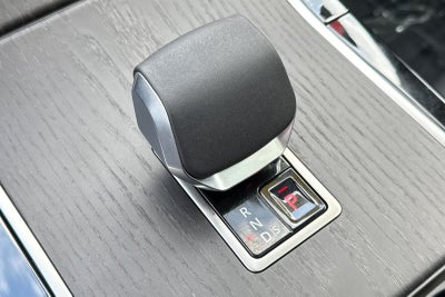 2026 Land Rover Range Rover Velar Dynamic SE