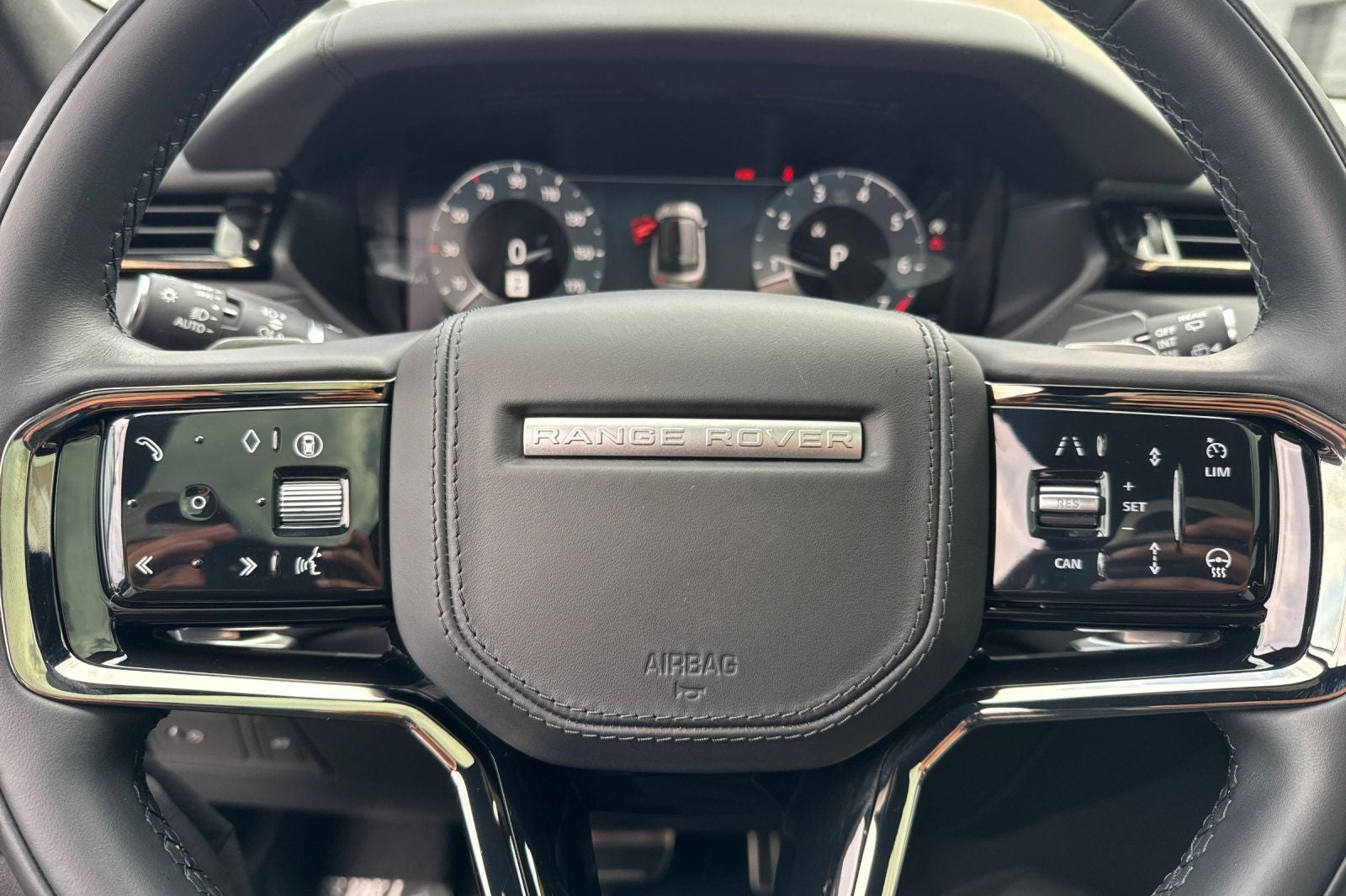 2026 Land Rover Range Rover Velar Dynamic SE
