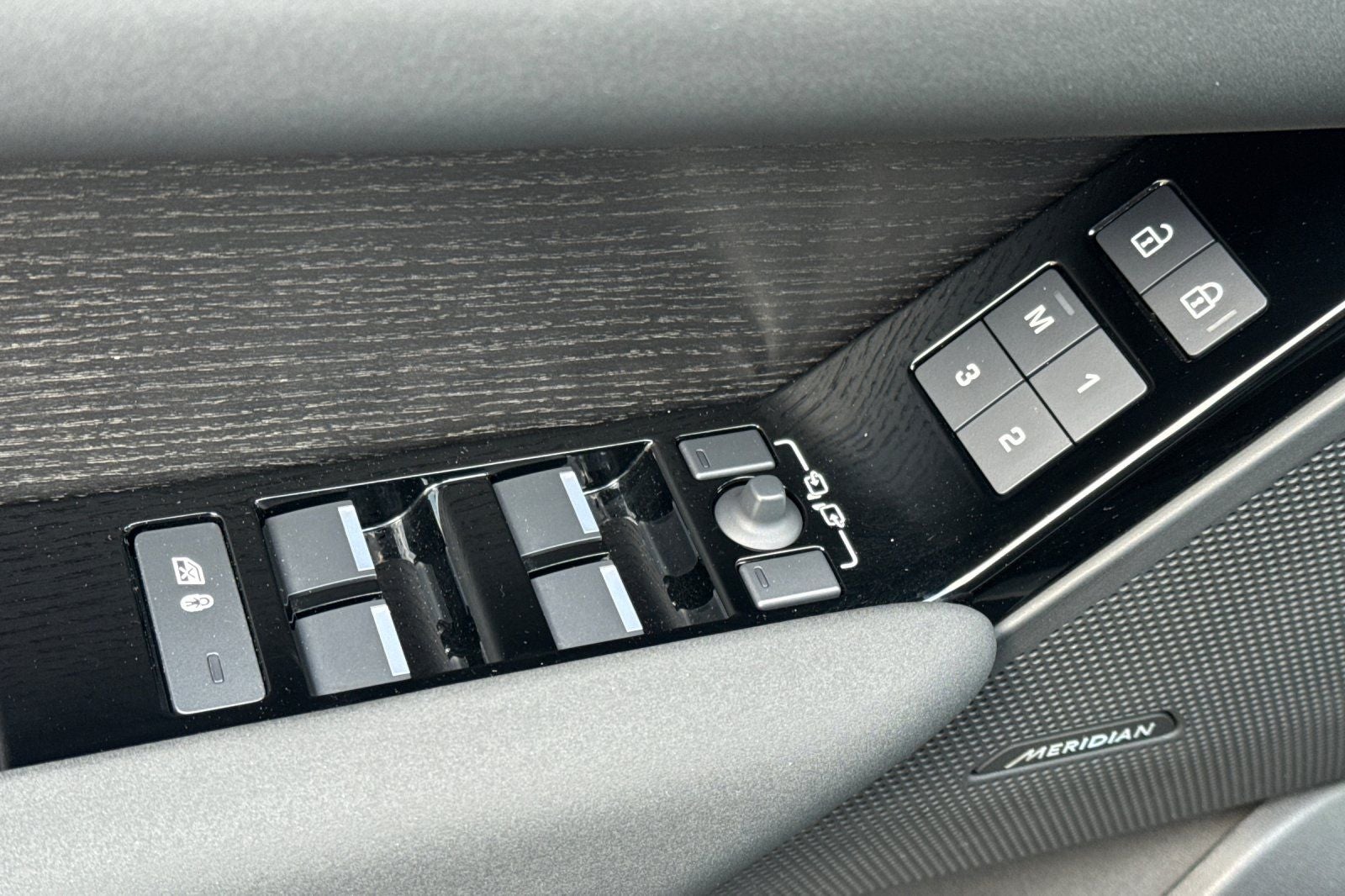 2025 Land Rover Range Rover Velar Dynamic SE