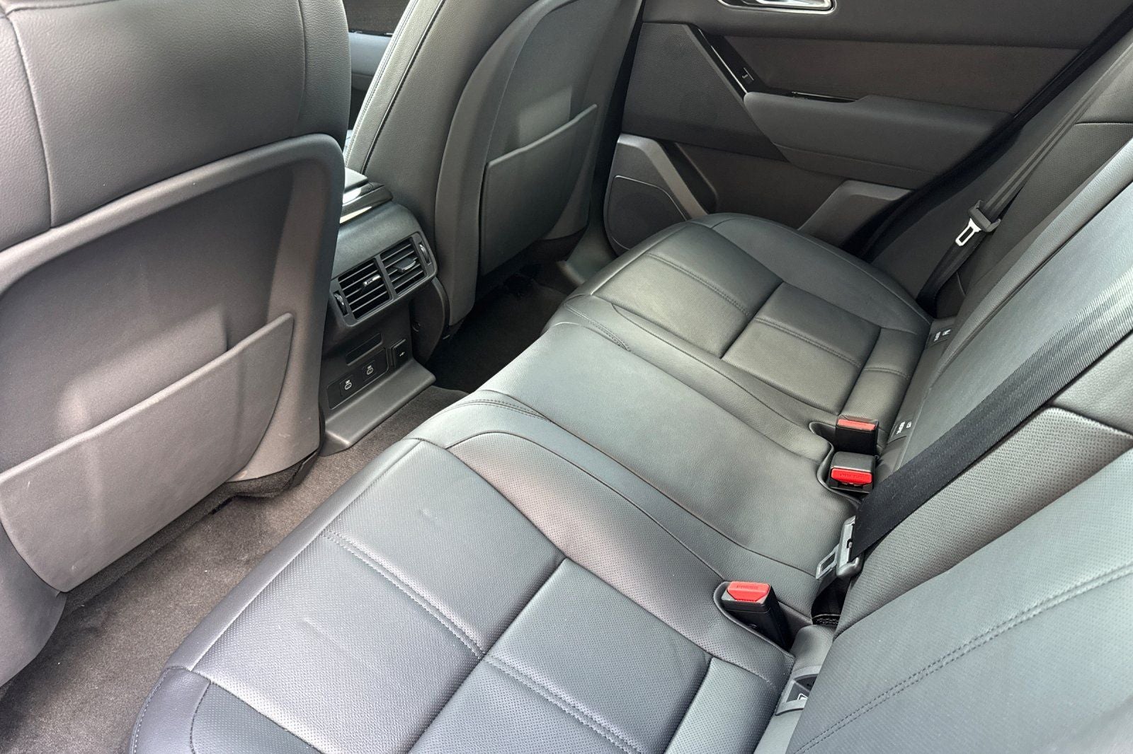 2025 Land Rover Range Rover Velar Dynamic SE