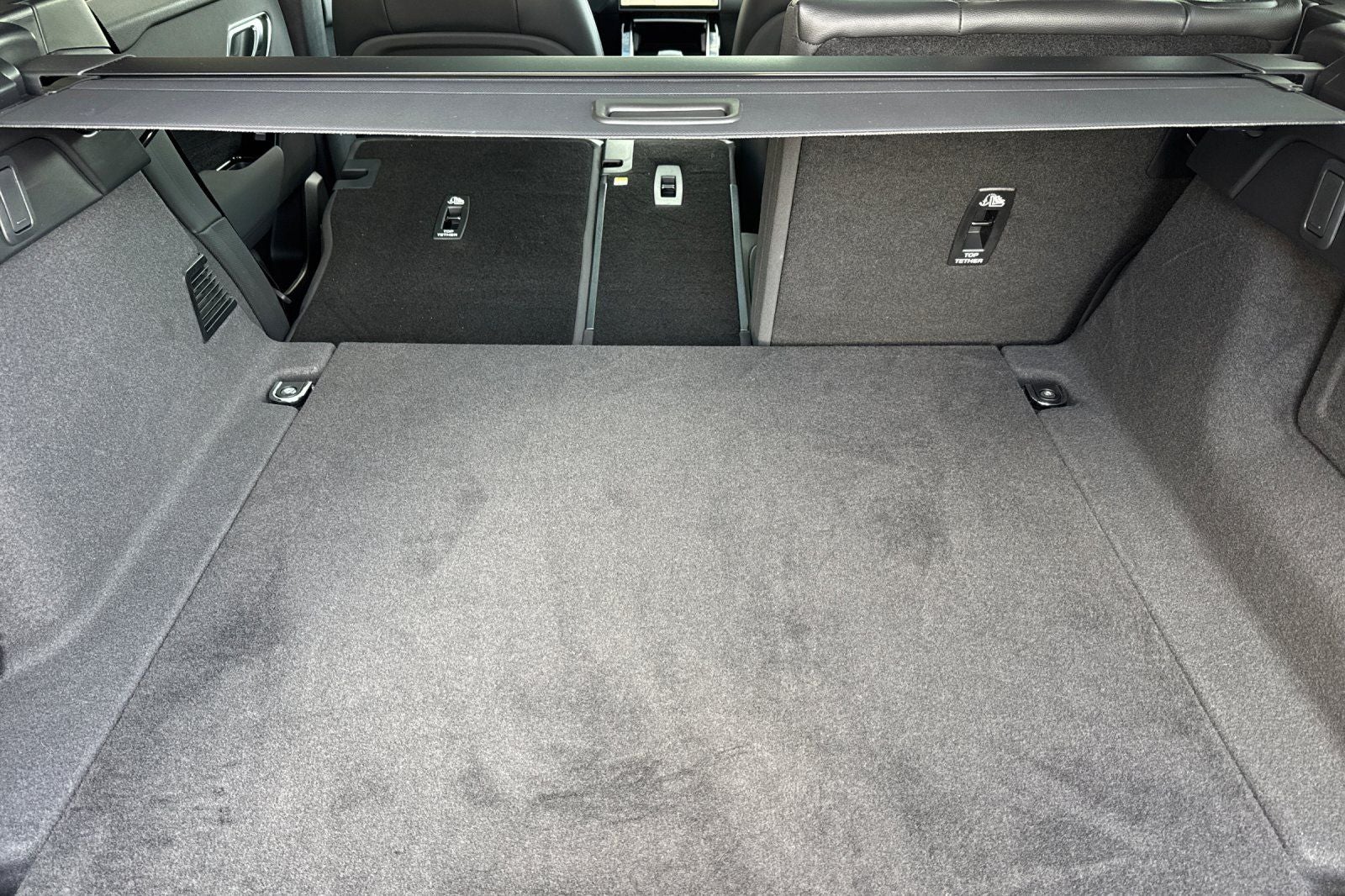 2025 Land Rover Range Rover Velar Dynamic SE