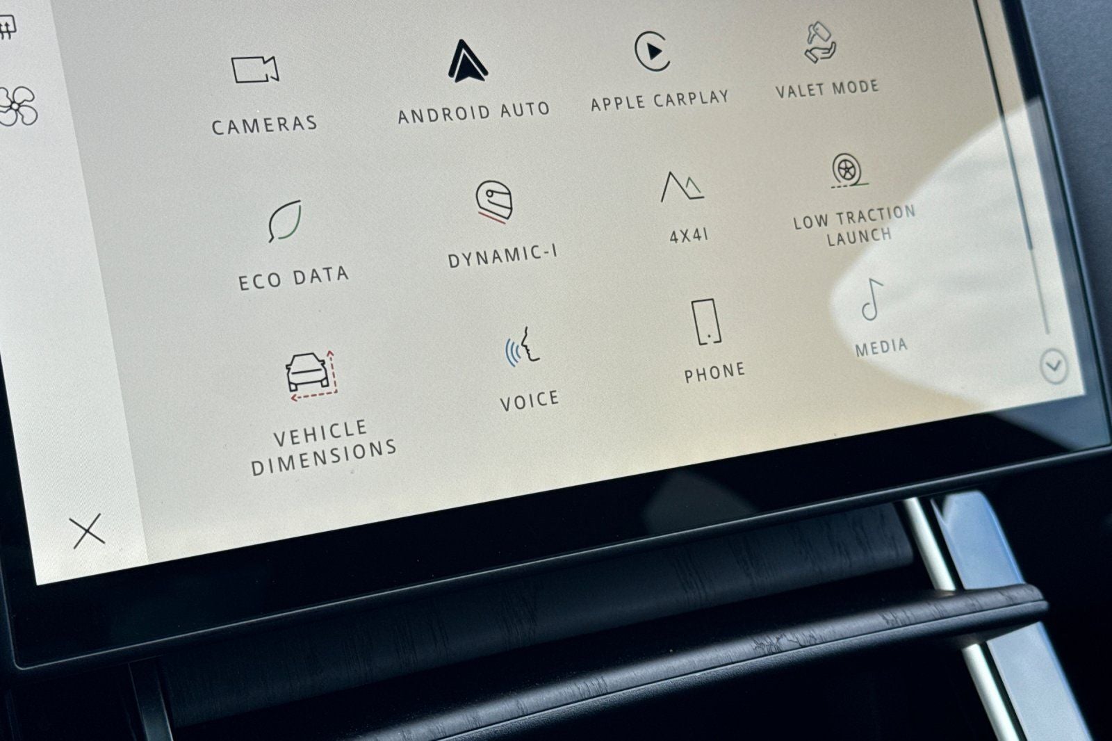 2025 Land Rover Range Rover Velar Dynamic SE