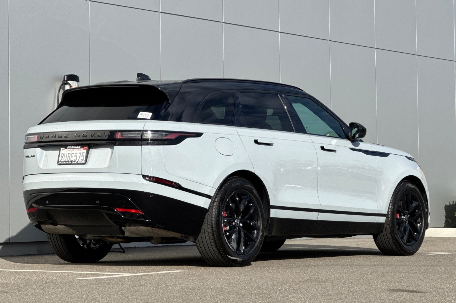 2025 Land Rover Range Rover Velar Dynamic SE