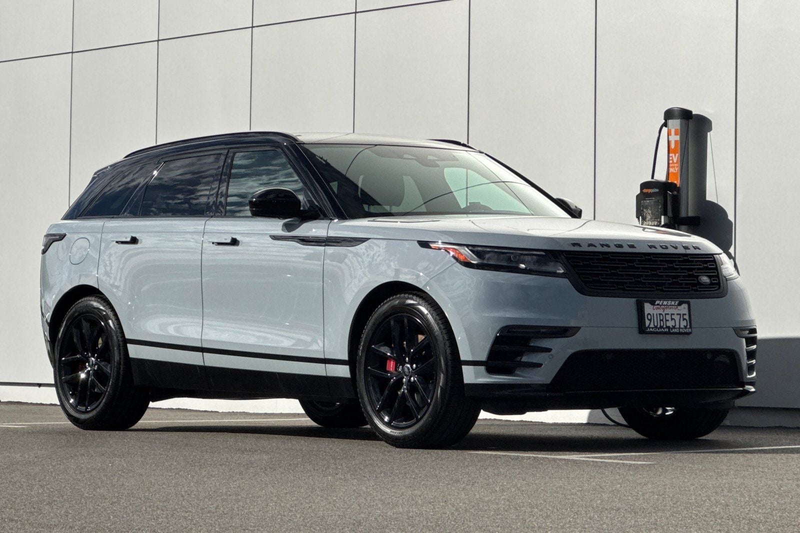 2025 Land Rover Range Rover Velar Dynamic SE