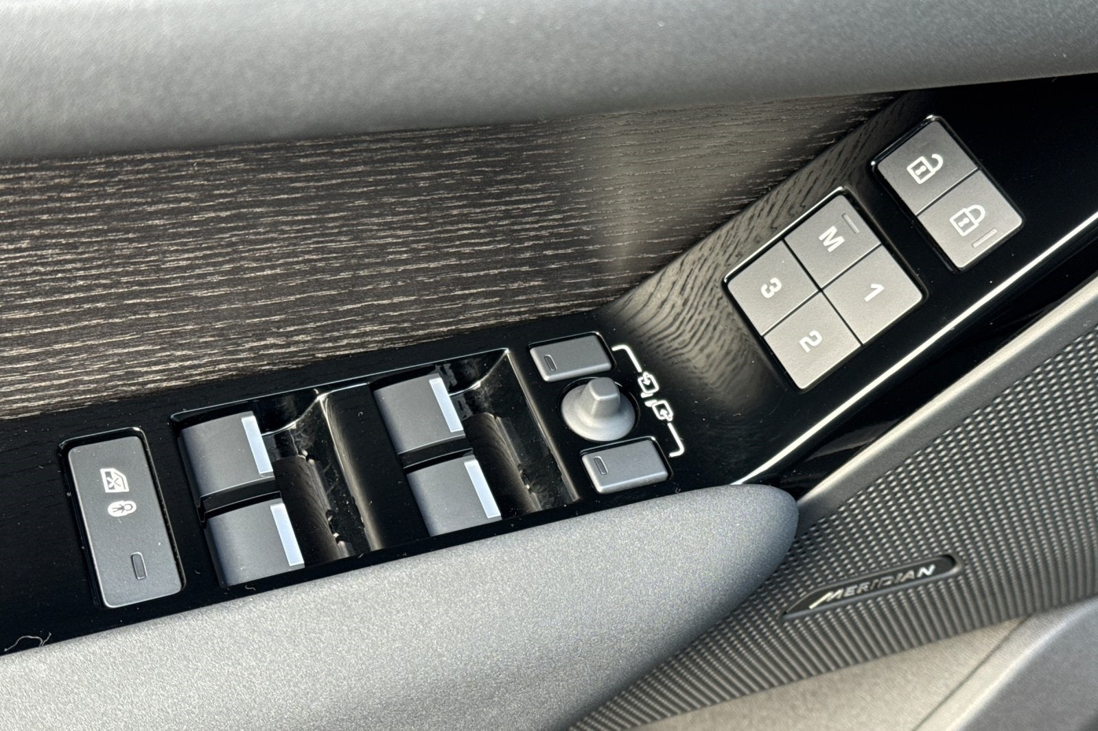 2025 Land Rover Range Rover Velar Dynamic SE