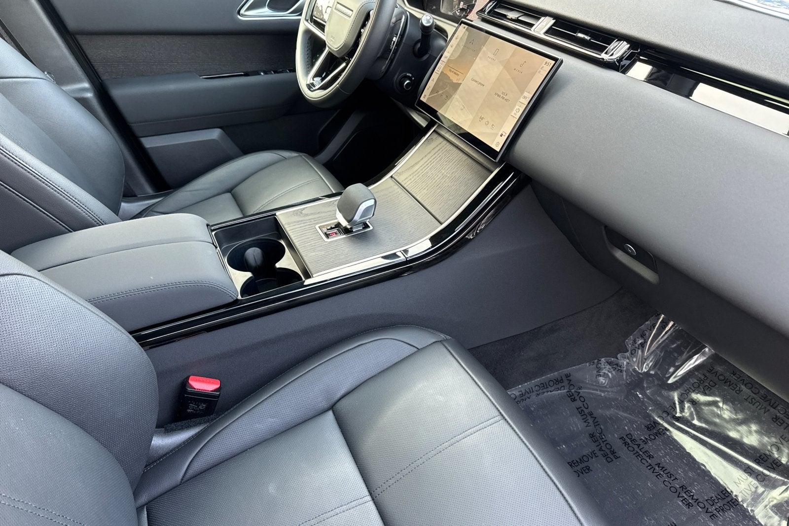 2025 Land Rover Range Rover Velar Dynamic SE