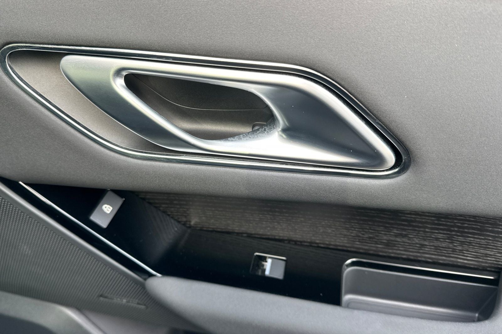 2025 Land Rover Range Rover Velar Dynamic SE