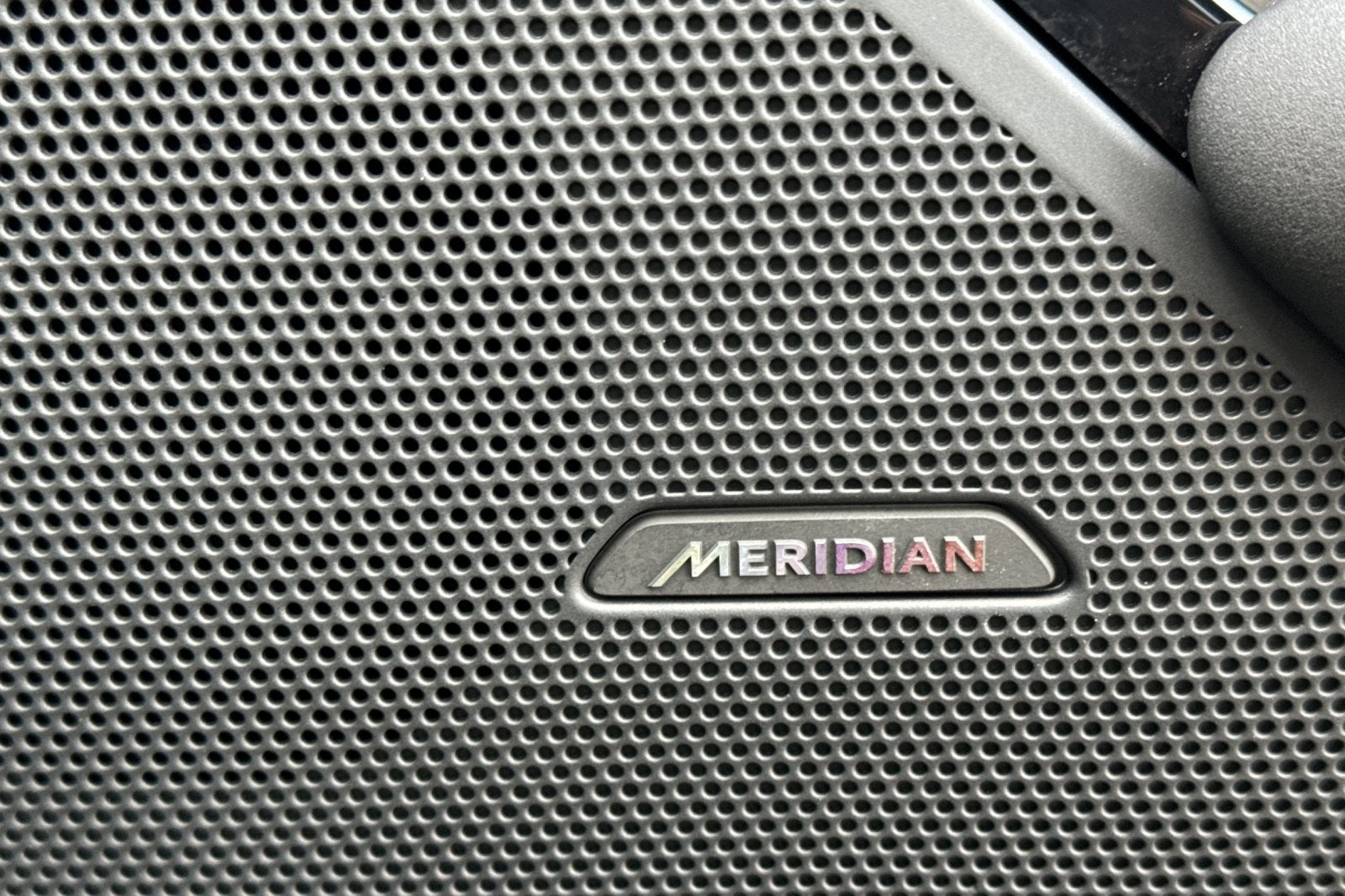 2025 Land Rover Range Rover Velar Dynamic SE