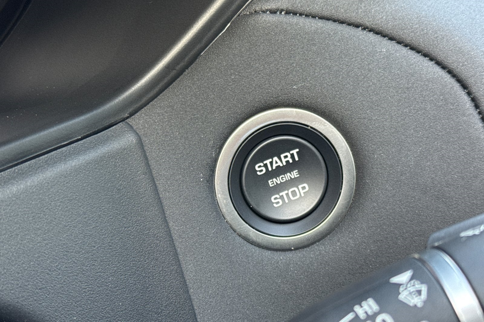 2025 Land Rover Range Rover Velar Dynamic SE