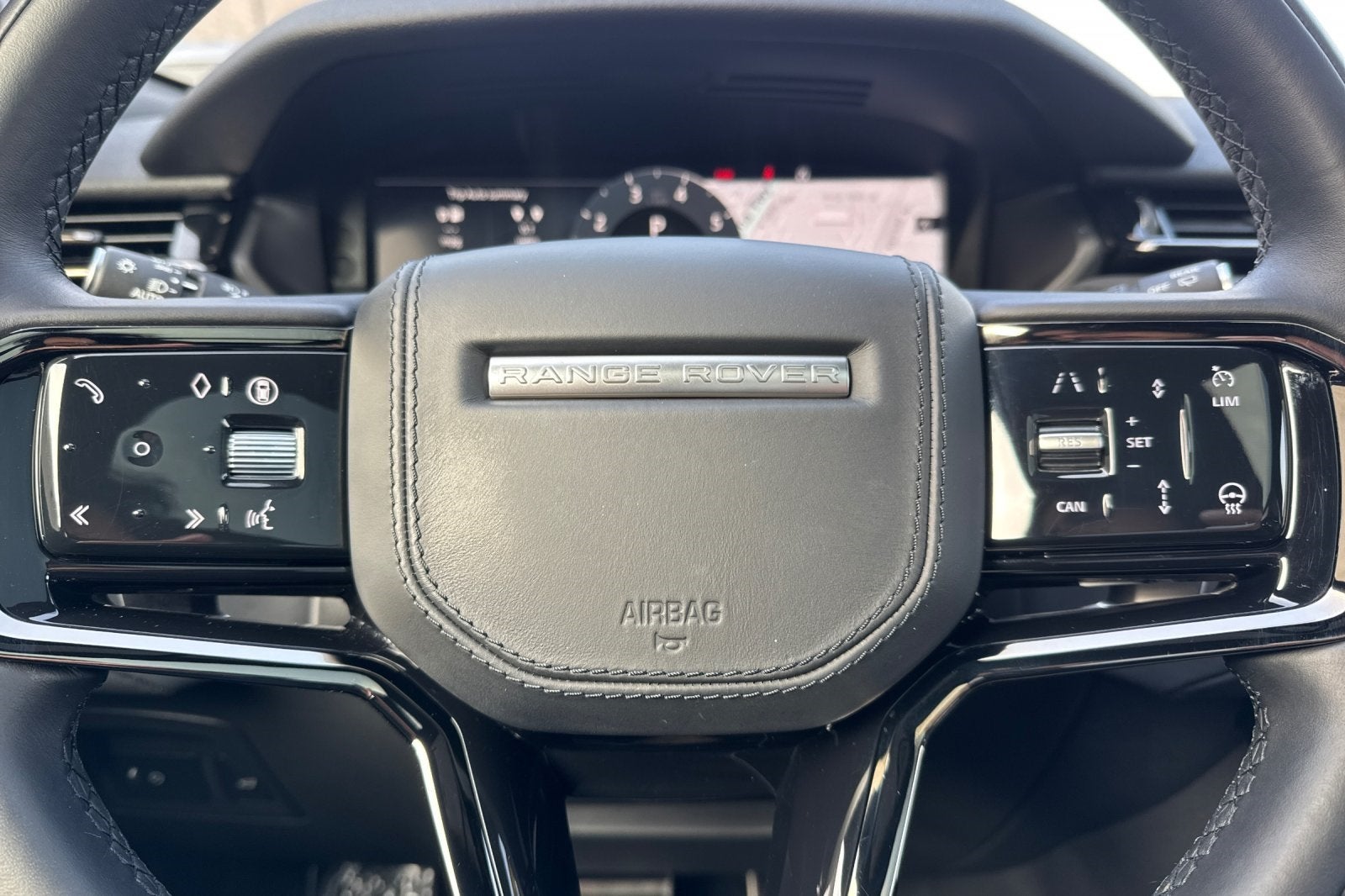 2025 Land Rover Range Rover Velar Dynamic SE