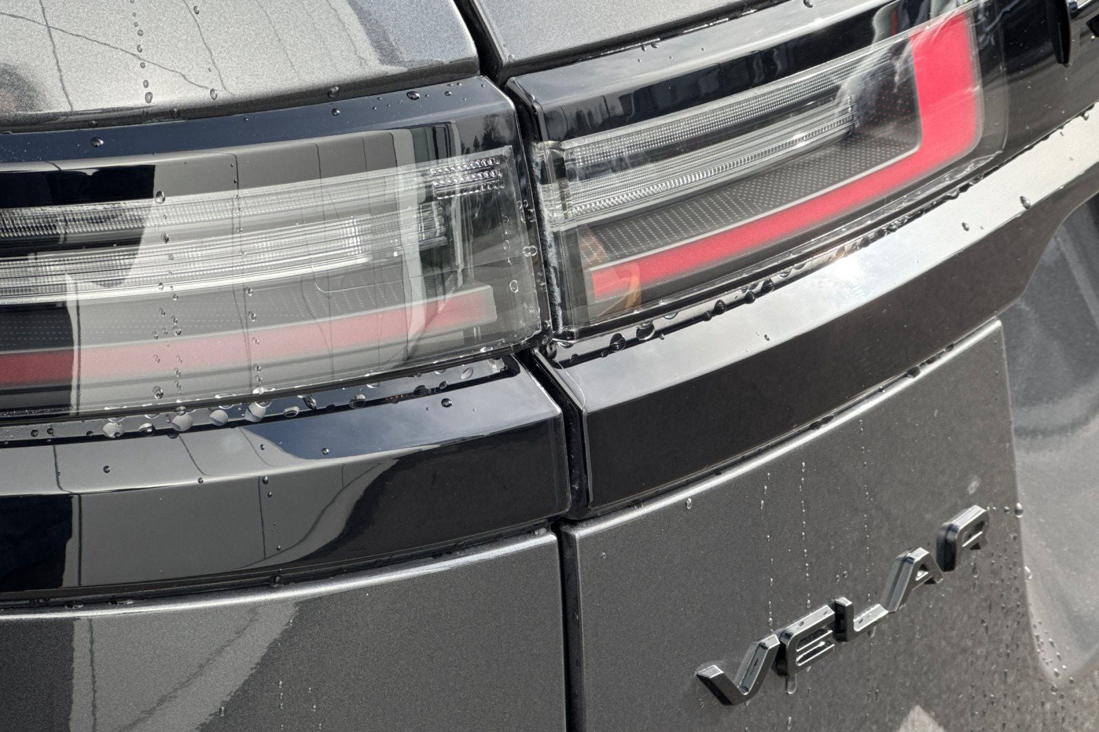 2025 Land Rover Range Rover Velar Dynamic SE