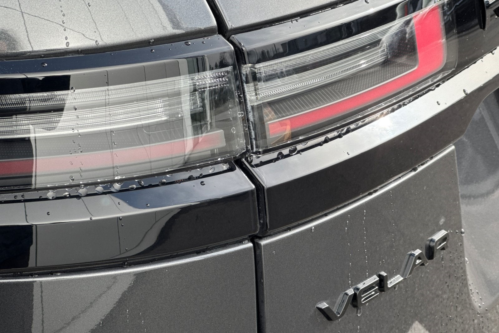 2025 Land Rover Range Rover Velar Dynamic SE