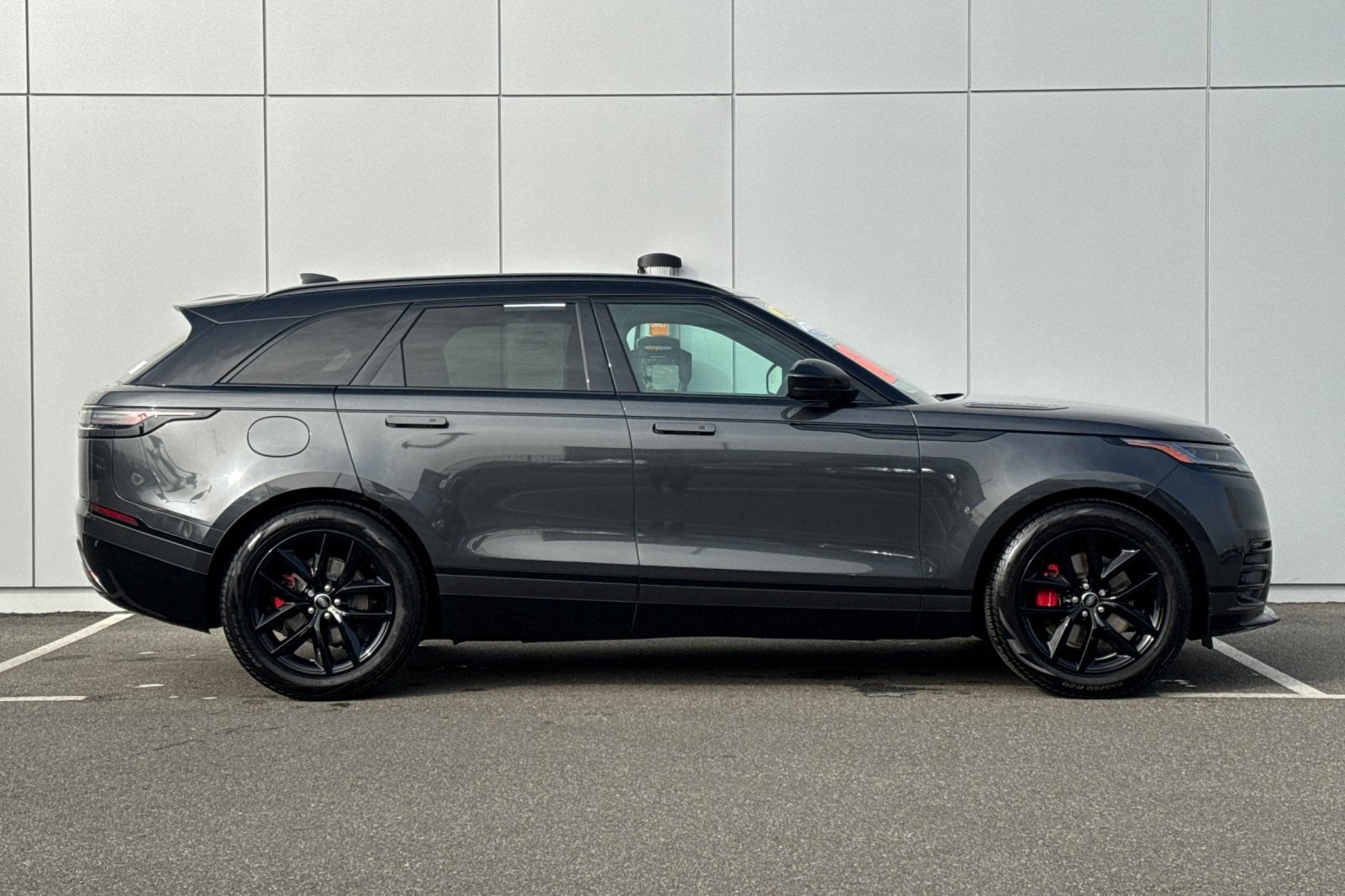 2025 Land Rover Range Rover Velar Dynamic SE
