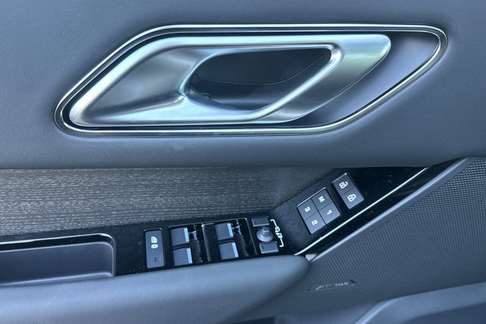 2026 Land Rover Range Rover Velar Dynamic SE